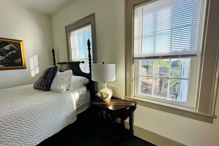 Room 51 of 167