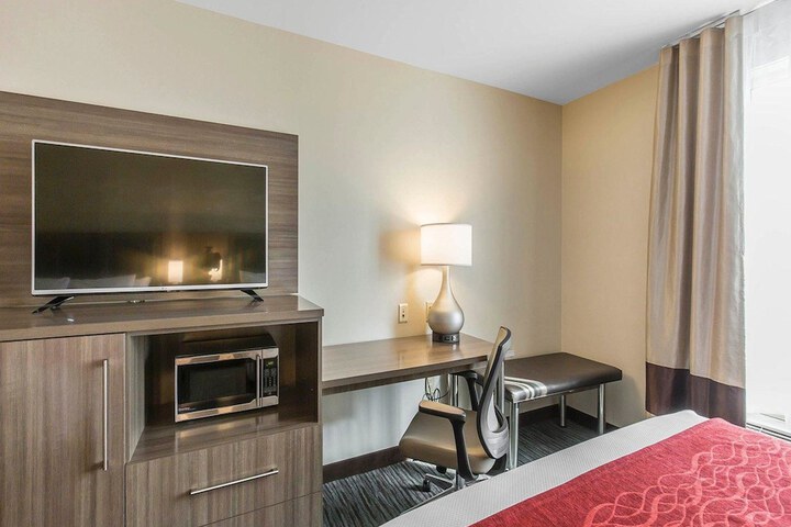 Room 10 of 27