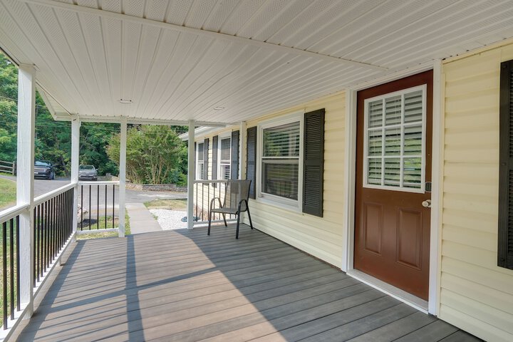 Harpers Ferry Home w / Private Pool & Hot Tub!
