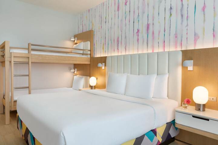 The Viv Hotel Anaheim, a Tribute Portfolio Hotel