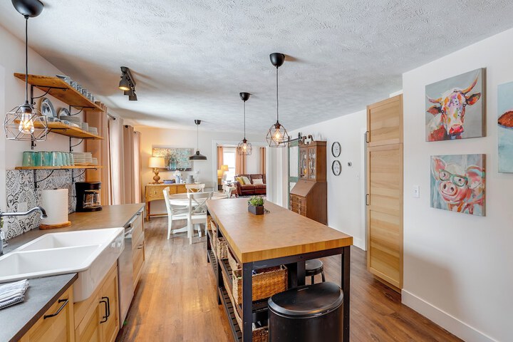 city Girl Farmhouse in Hudsonville w / Hot Tub