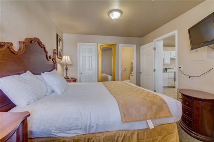 THE RITA SUITES