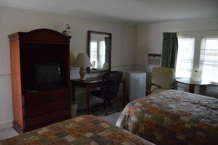 Kennebunk Gallery Motel & Cottages