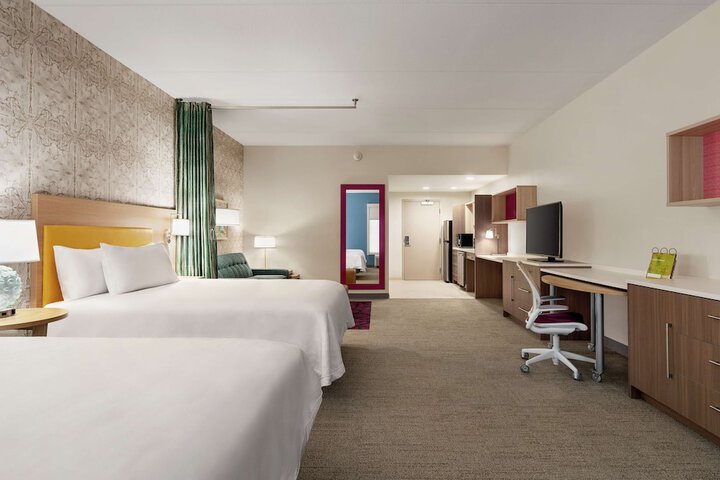 Room 21 of 38