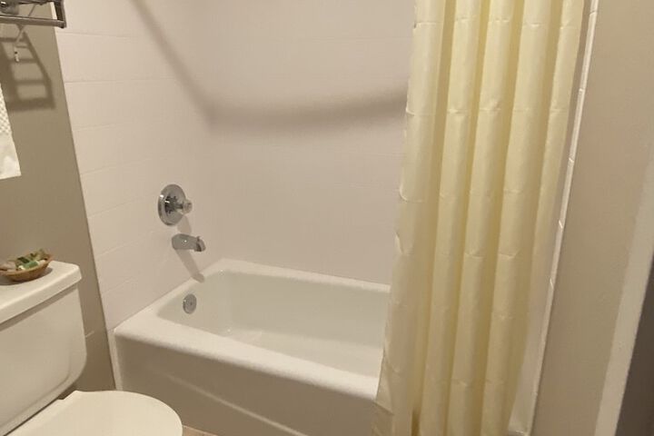 Room 52 of 68