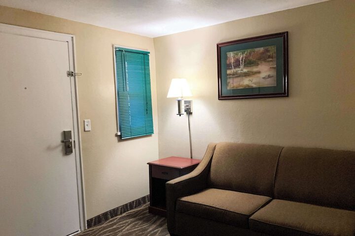 Room 6 of 44