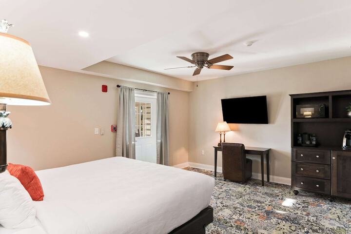 Room 76 of 113