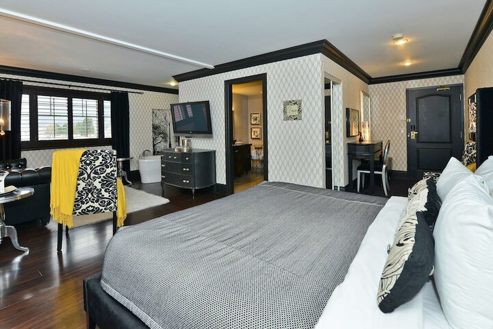 Room 98 of 158