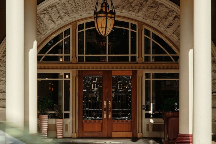 Hotel 10 of 107