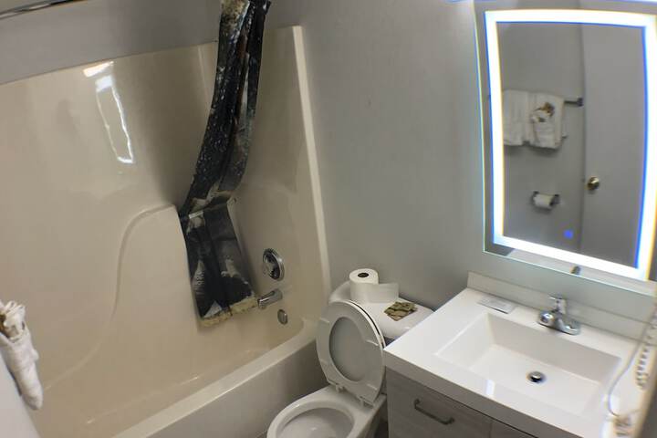 Room 26 of 154