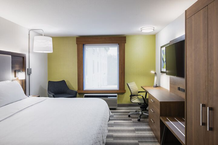 Holiday Inn Express & Suites Saskatoon Centre by IHG