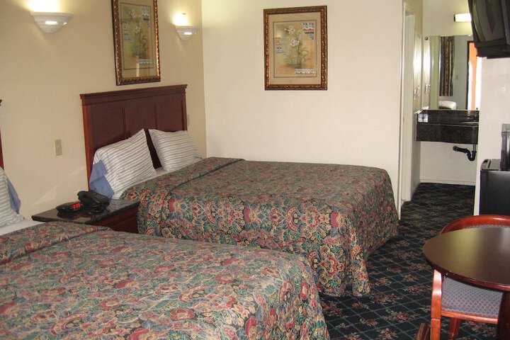 Room 14 of 33