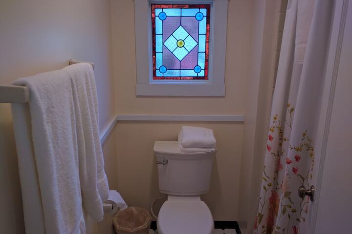 Room 204 of 287