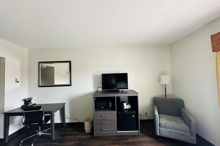 Room 10 of 38