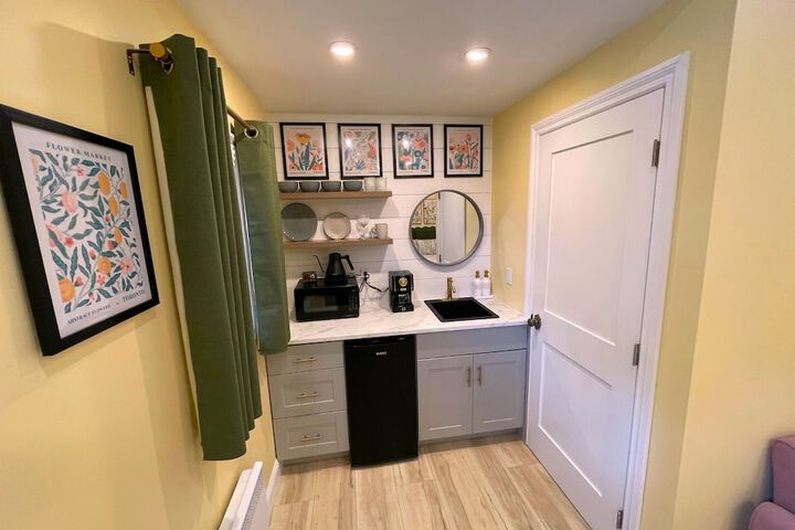 Room 12 of 121