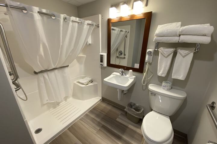 Room 8 of 38