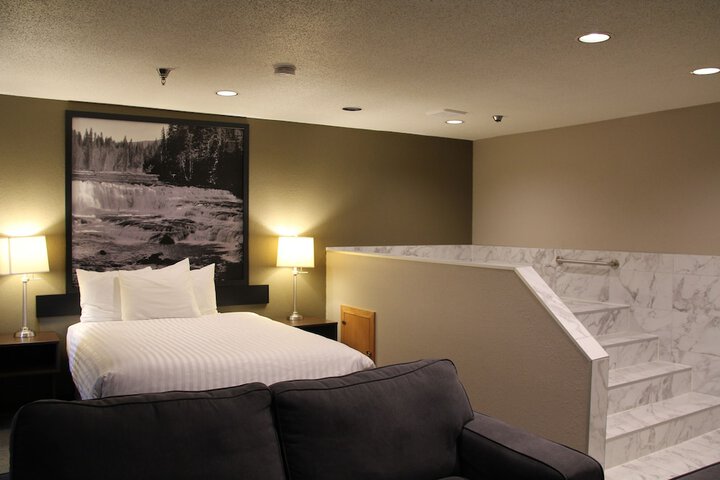 Room 37 of 68