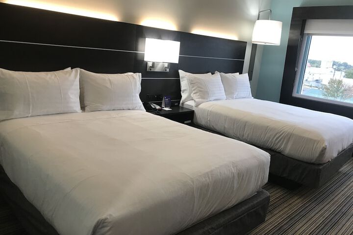 Room 34 of 58