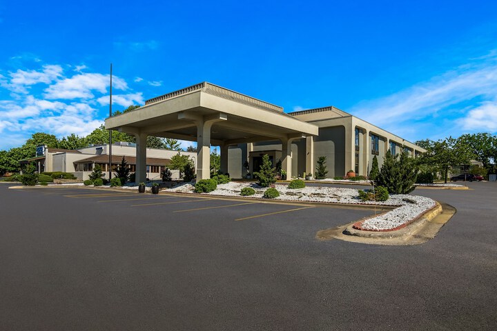 Hotel 5 of 82