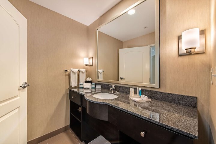 Homewood Suites by Hilton Oxnard / Camarillo