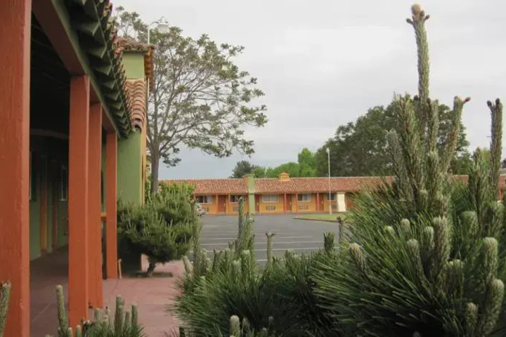 RIO INN & SUITES