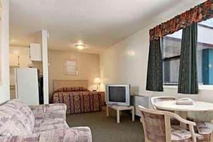 Room 7 of 19