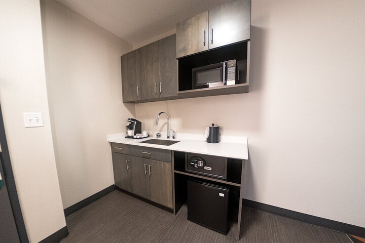 Room 46 of 89