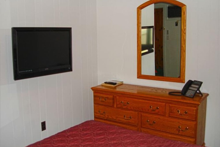 Room 11 of 48