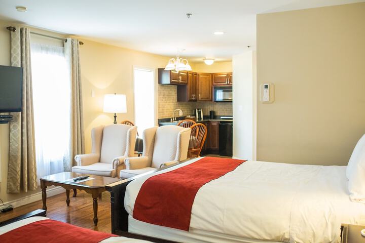 Room 43 of 183