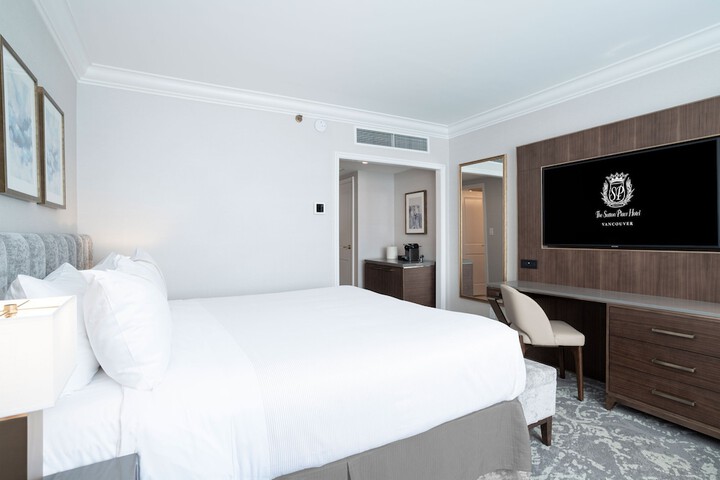 Room 17 of 60