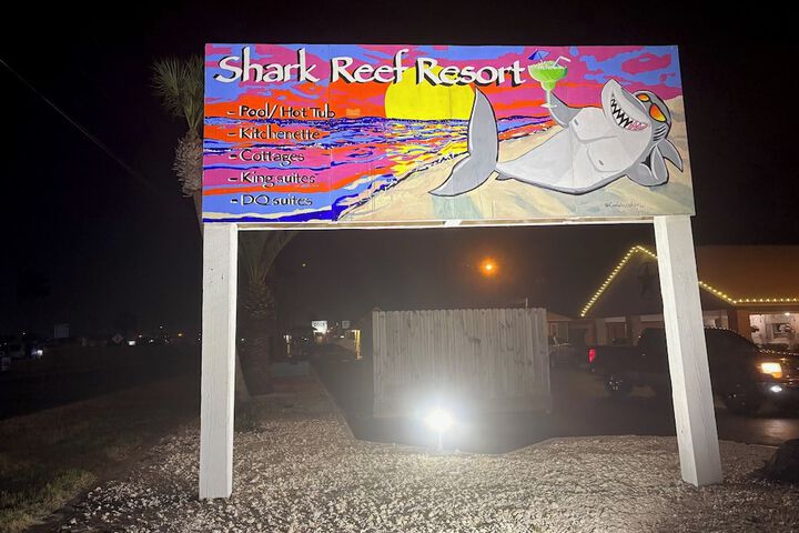 Shark Reef Resort Motel & Cottages