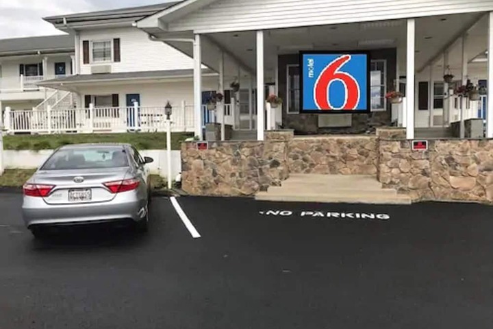 Motel 6 Front Royal VA