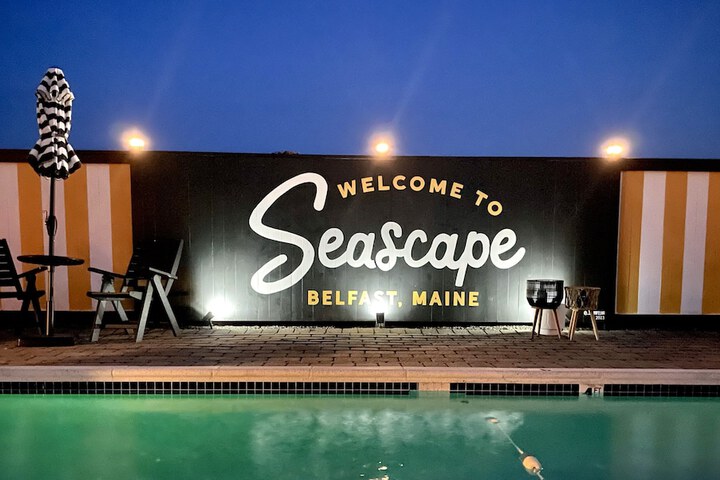 Seascape Motel & Cottages