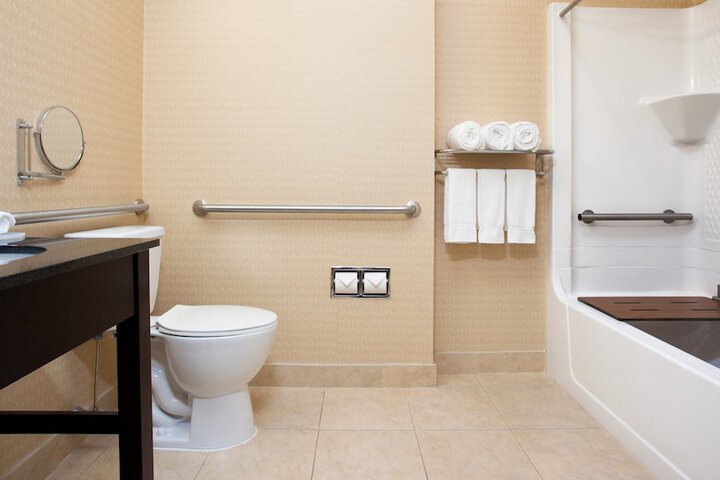 Holiday Inn Express & Suites Allentown West by IHG