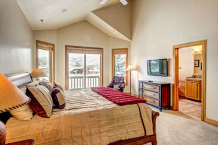 The Cove Condominium by Alpine Ski Properties