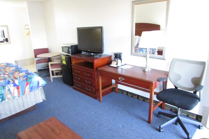 Room 27 of 48
