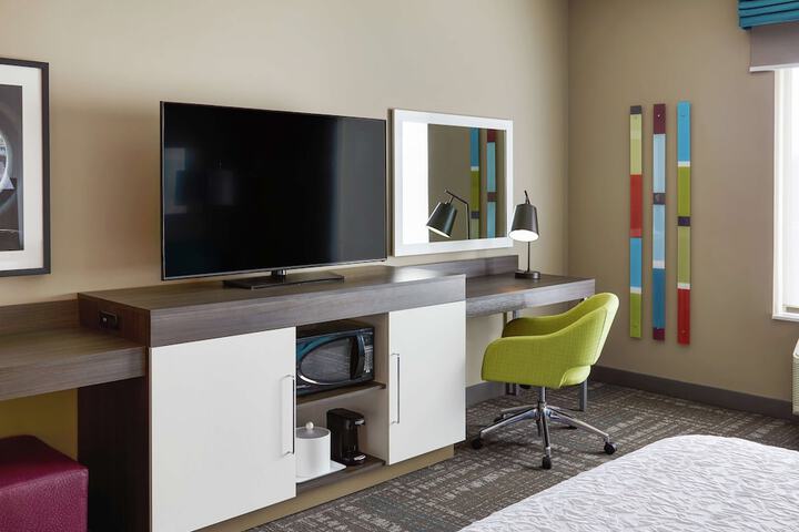 Hampton Inn & Suites Chicago Waukegan