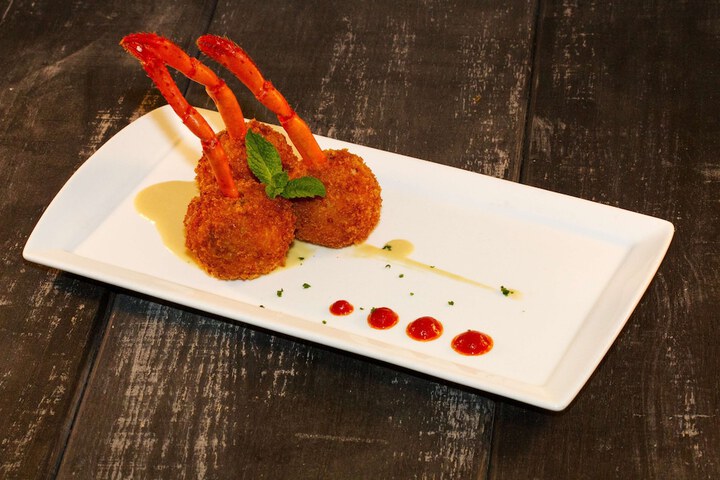 Dining 42 of 59