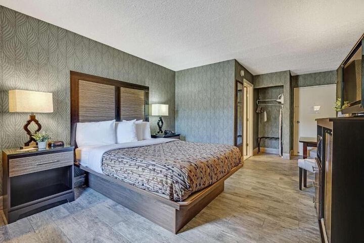 Blue Creek Inn