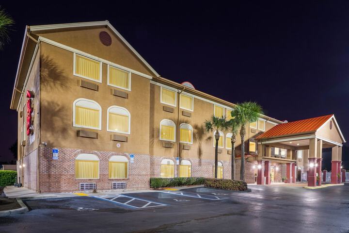 Hotel 5 of 40
