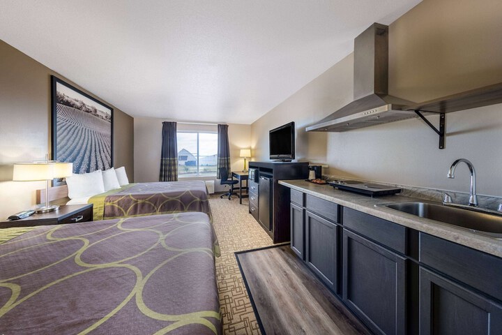 Super 8 by Wyndham Jackson MN