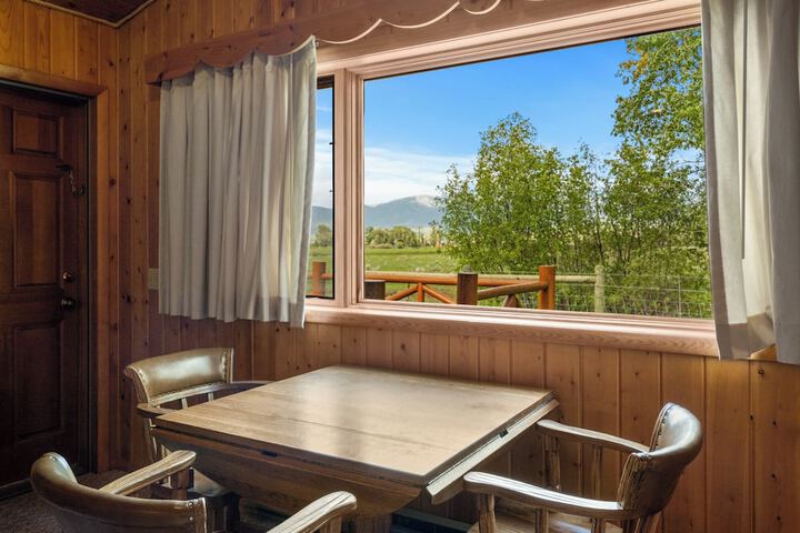 El Western Cabins & Lodges