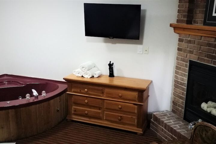 Room 83 of 181