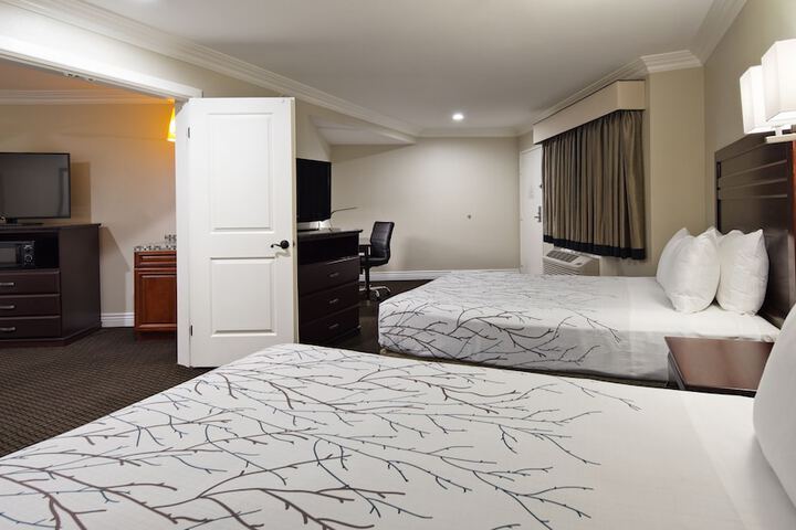 Room 15 of 36