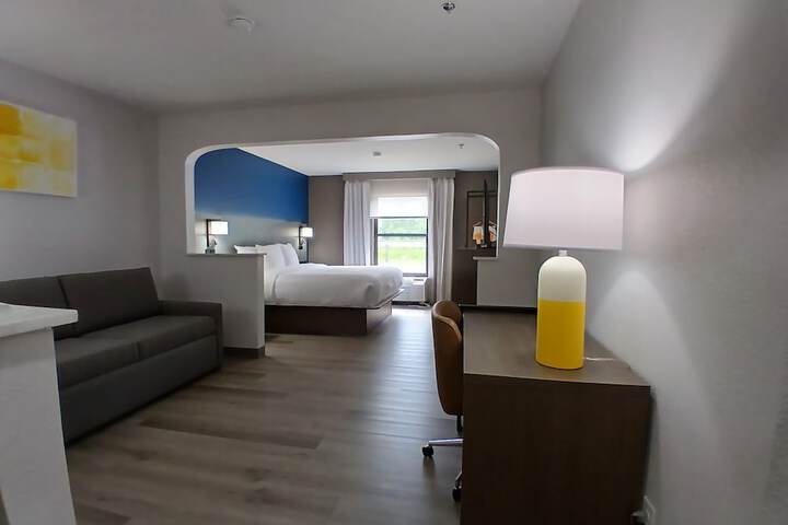 Comfort Inn Marion near Downtown & Blue Ridge PKWY