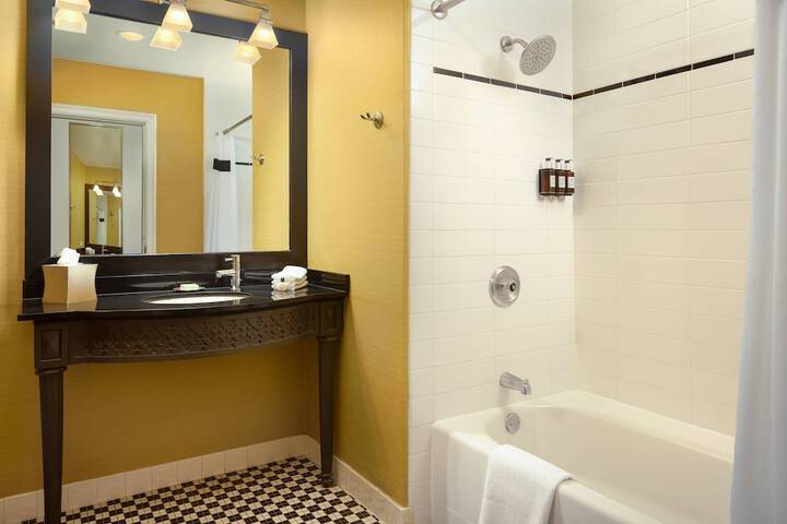 Room 20 of 62