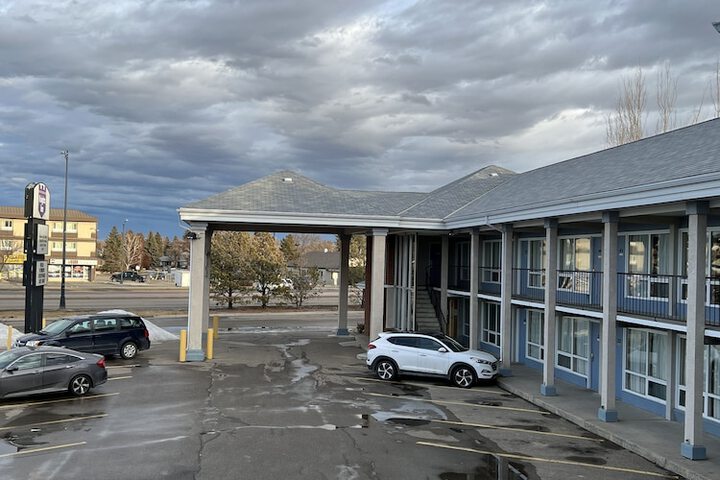 Knights Inn Lethbridge