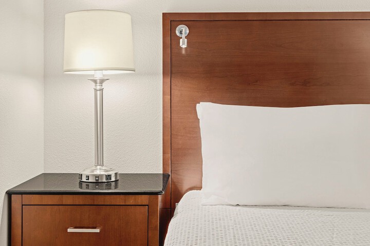 The Ashley Inn & Suites