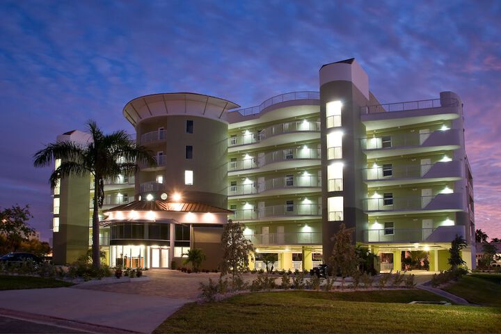 Crystal Palms Beach Resort