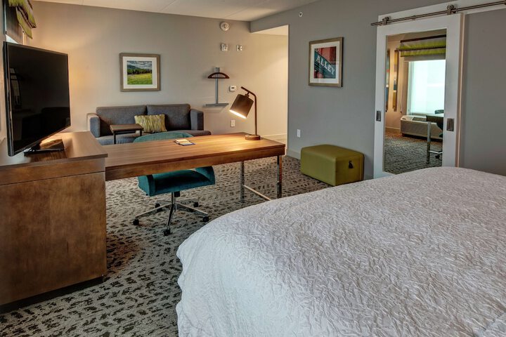 Hampton Inn & Suites Nashville / Goodlettsville